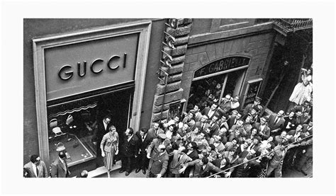 origen de gucci|Gucci ownership history.